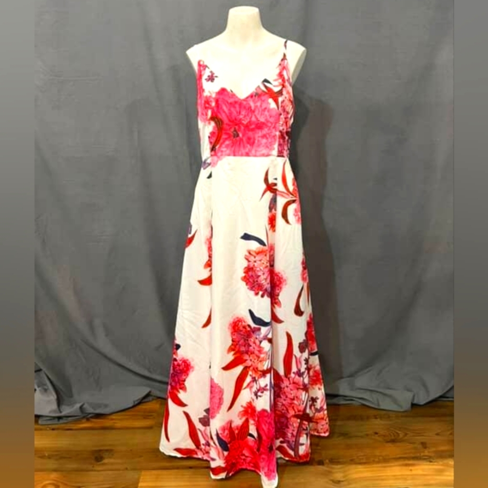 Elegant Floral Maxi Dress in Pink and White
